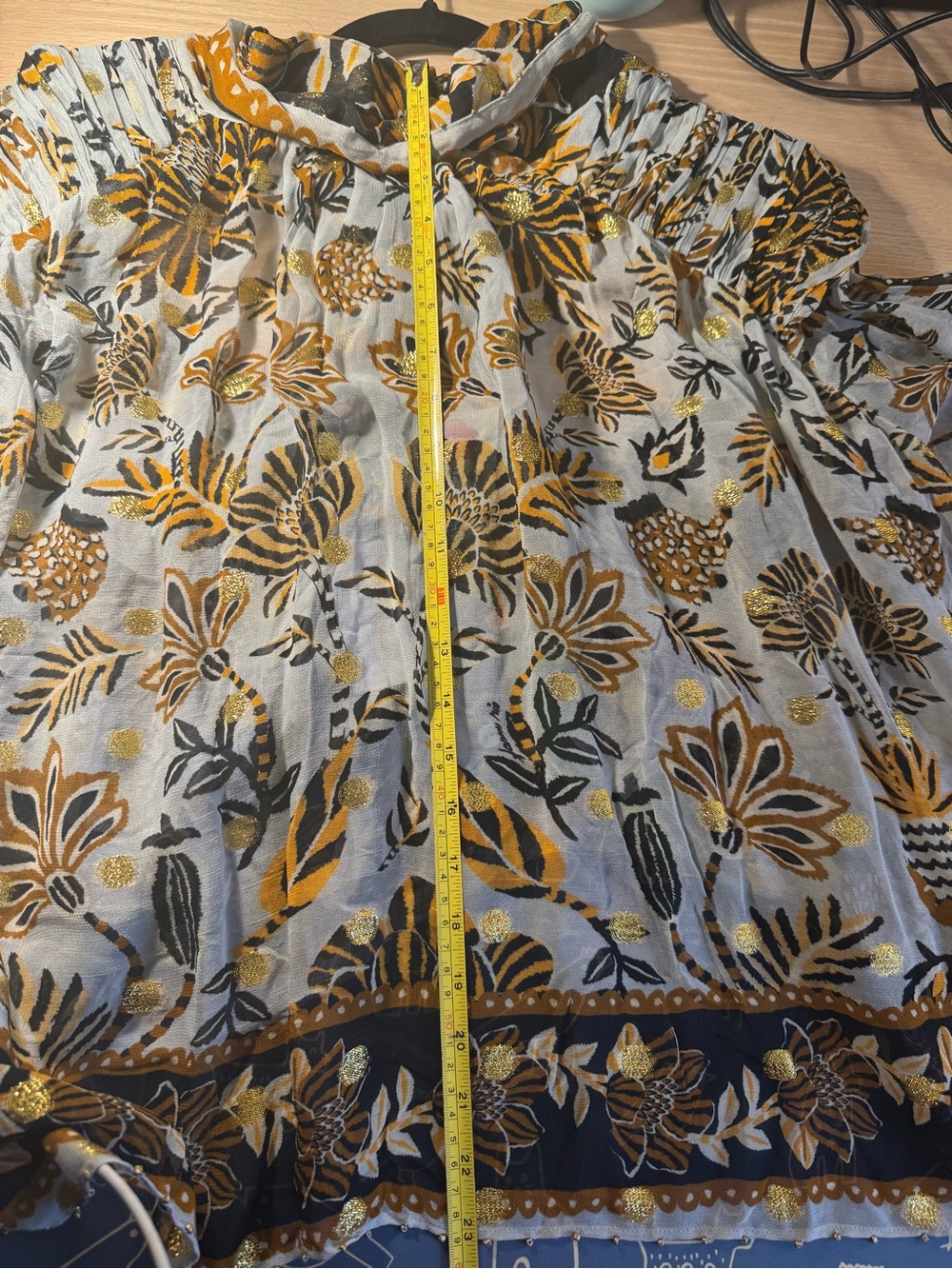 FARM Rio Metallic Floral Beehive Tapestry Blouse S NWT - Picture 10 of 11